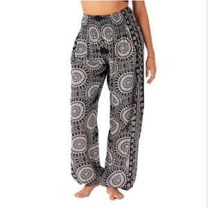 NWT Lotus and Luna Sz M Black White “Harem Pants” Pockets Elastic Waist Comfort